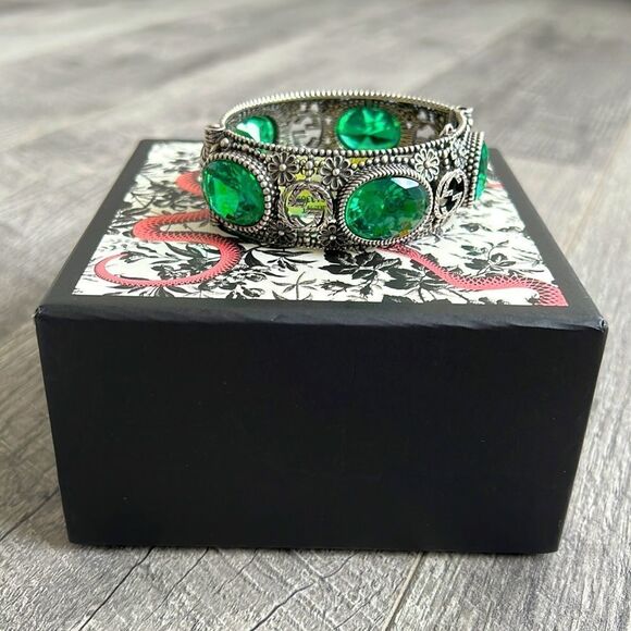 Gucci new!
Crystal-embellished Sterling-silver Bracelet - Green Sz 16 - Picture 1 of 14